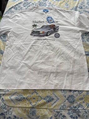 Market-Studio White Graphic Short-Sleeve Tee - Ultimate Performance